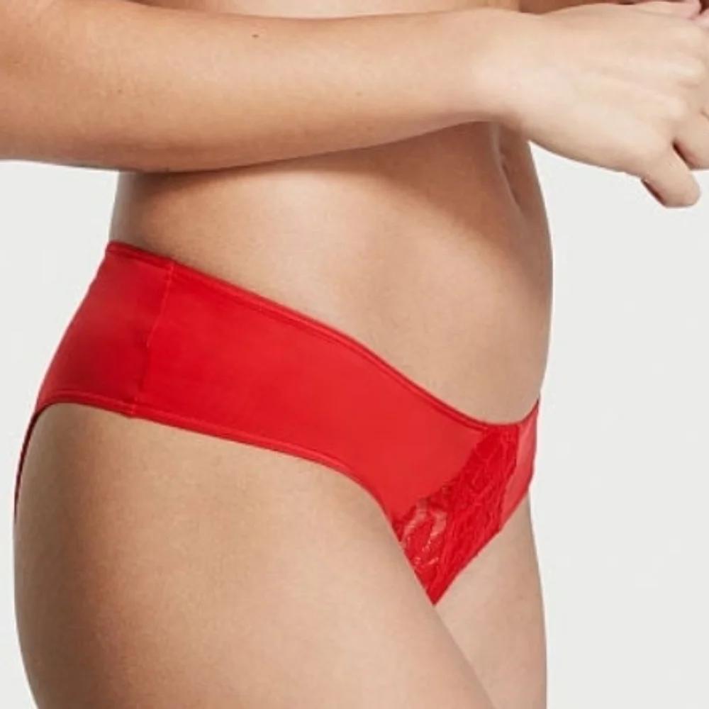 Victoria's Secret Crotchless Red 💋💄 Lace Panty